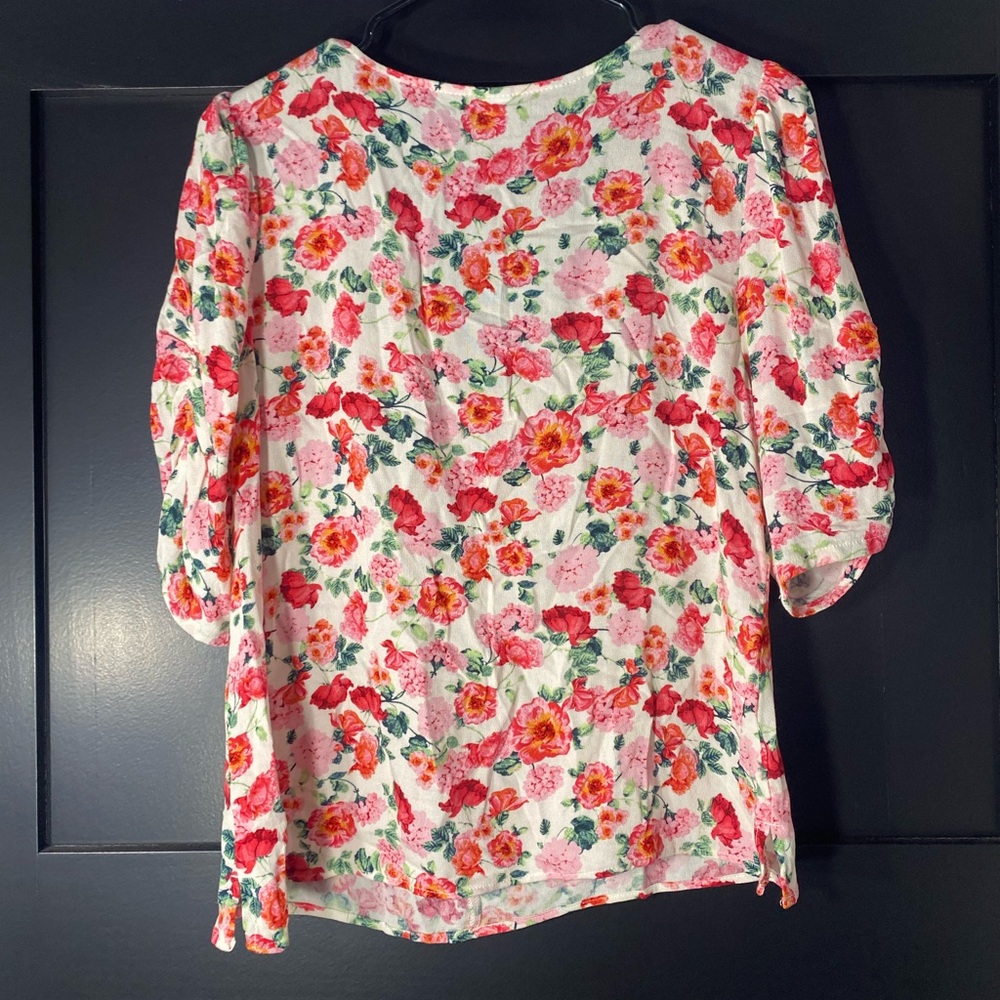 4/$16 Old Navy Floral Top - Picture 3 of 5